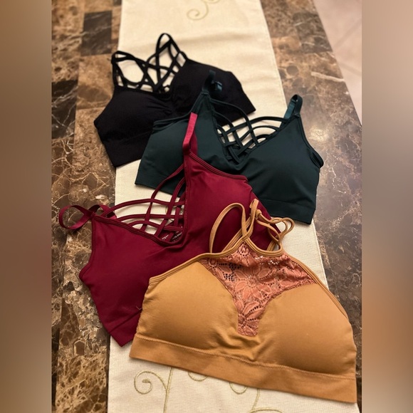 Zenana Outfitters Other - Bundle of 4 bralettes 💚🖤❤️🧡